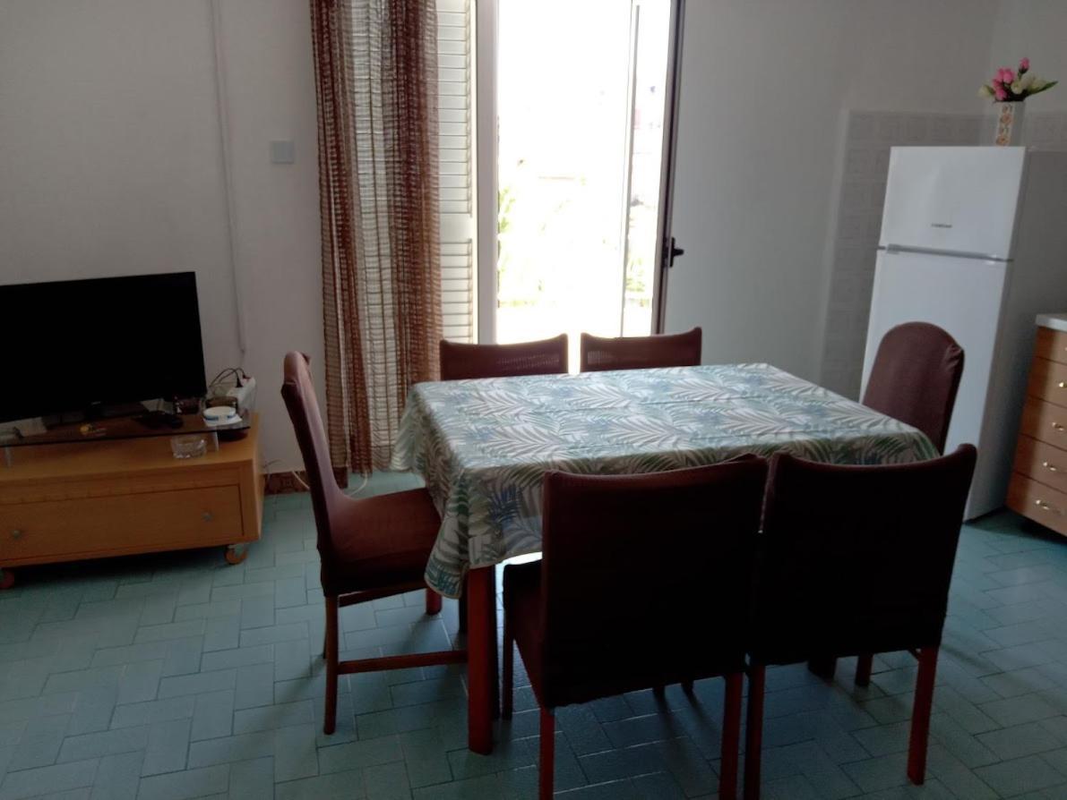 Apartment For 6 In Makarska Centar Εξωτερικό φωτογραφία